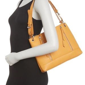 CoLab Pebble Handbag/Make an offer!